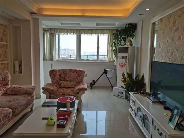 春晖花园 3室2厅2卫 140m&sup2;