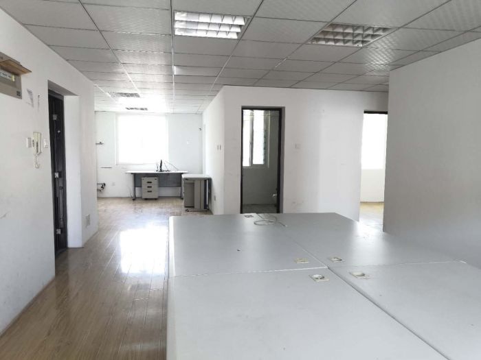 春晖花园 2室2厅1卫 103m&sup2;