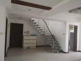 天安花园 4室2厅3卫 147m&sup2;