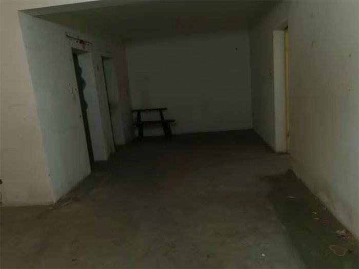 滨江花园 3室2厅1卫 130m&sup2;