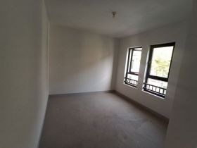 云樾河山 4室2厅3卫 168m&sup2;