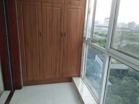 东晖花园 4室2厅2卫 130m&sup2;