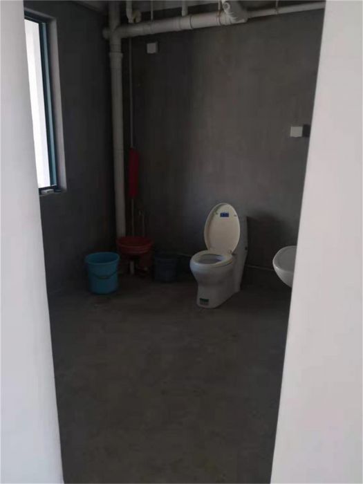 星湖花园 3室2厅2卫 205.3m&sup2;