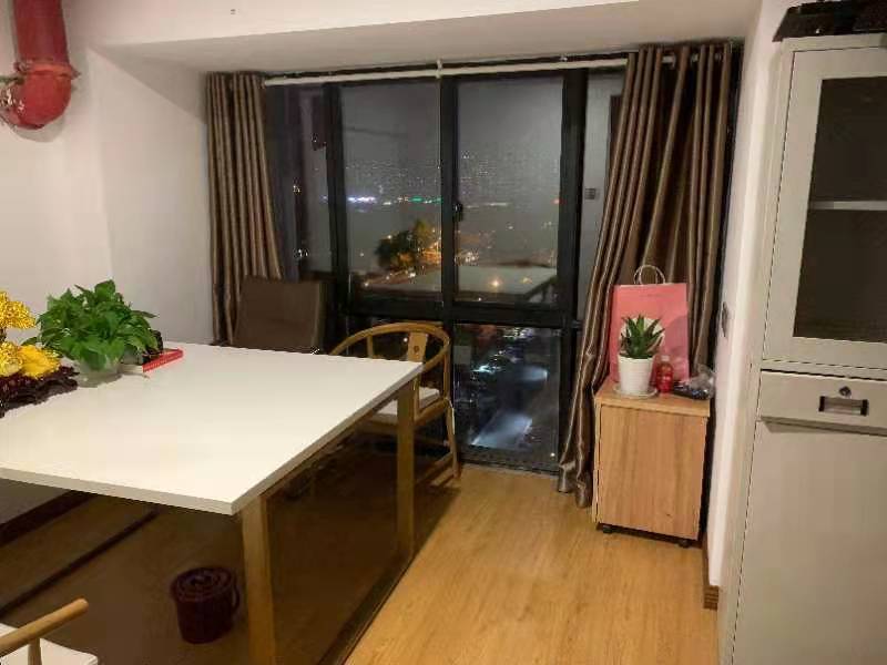 飞马国际 3室2厅1卫 120m²