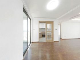雍华府 3室2厅2卫 114m&sup2;
