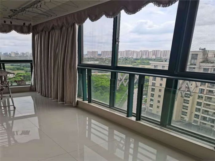 新城小区 3室2厅2卫 146.00m&sup2;