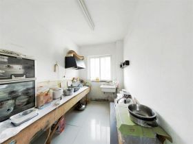 跃龙小苑 5室3厅0卫 243.50m&sup2;