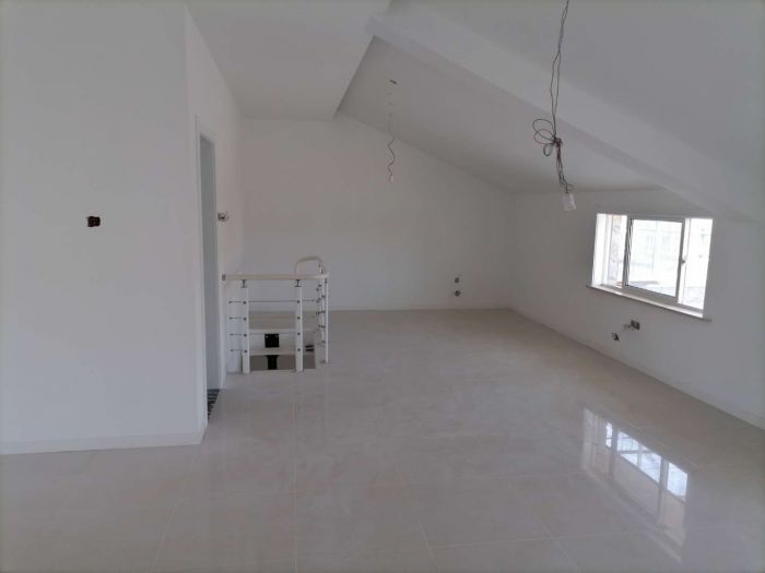 濠西园 6室3厅3卫 150m&sup2;