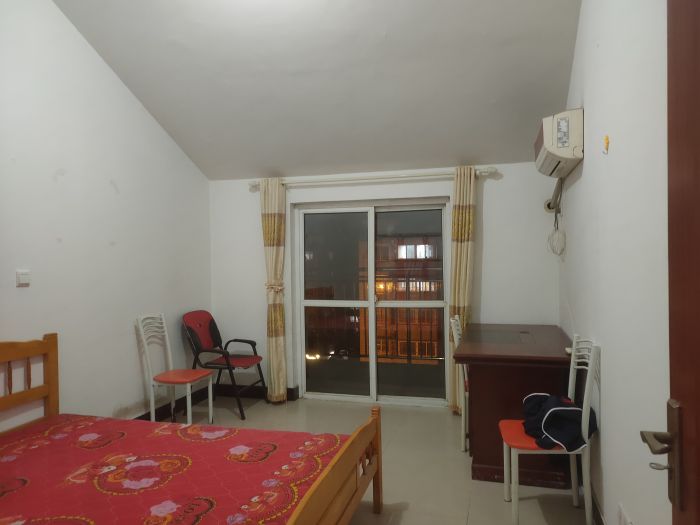 新胜花苑 5室2厅1卫 125m&sup2;