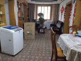 东昇花园 3室1厅1卫 95m&sup2;