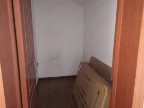 星通花园 3室2厅1卫 130m&sup2;