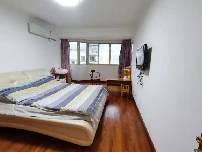 天都花苑 4室2厅2卫 221.67m&sup2;