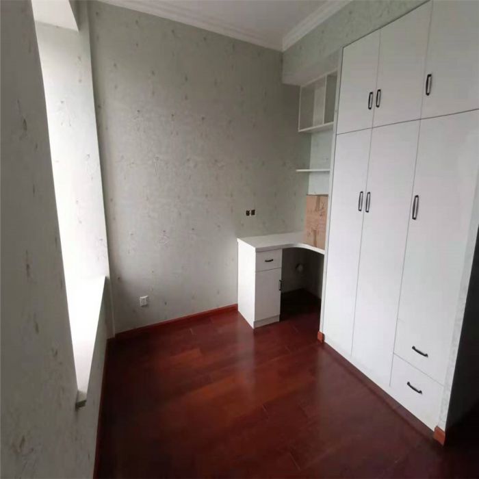 军山花园 3室2厅2卫 138m&sup2;