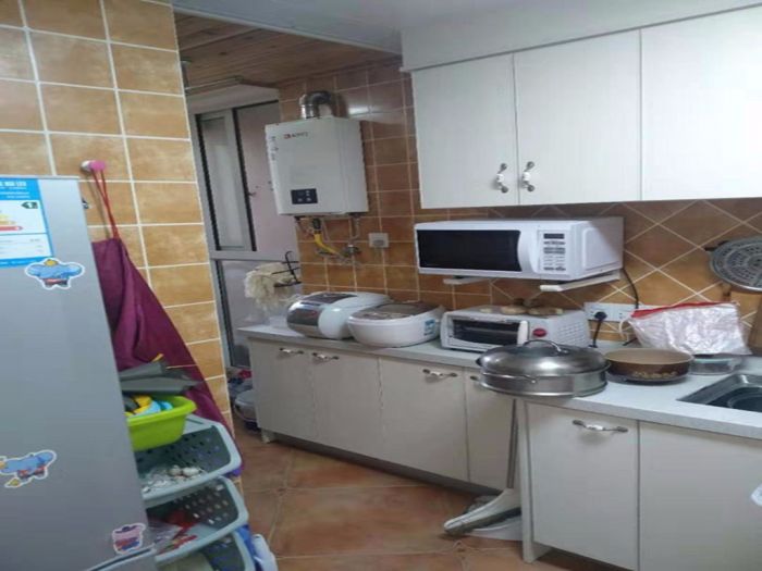 华强城 2室2厅1卫 85m&sup2;