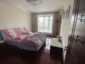 星湖花园 5室2厅2卫 280m&sup2;