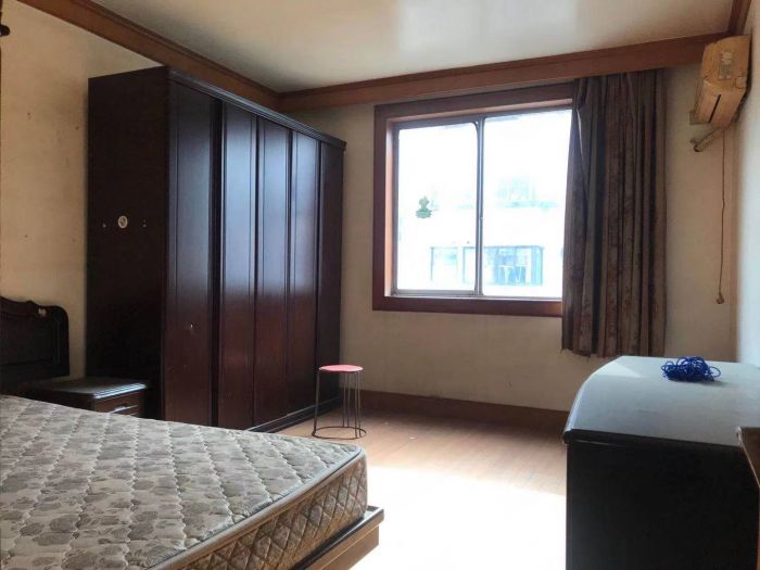华侨花苑 3室2厅2卫 132m&sup2;
