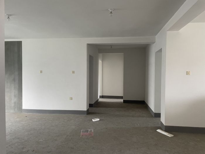 东昇花园 3室2厅2卫 159m&sup2;