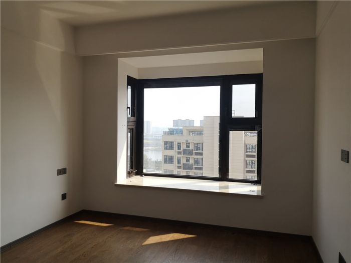 春风南岸东园 4室2厅2卫 142m&sup2;