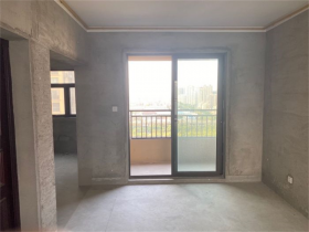 华强城 4室2厅2卫 158m²