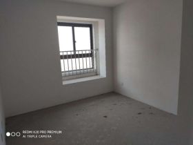 万濠星城 5室2厅2卫 200m&sup2;