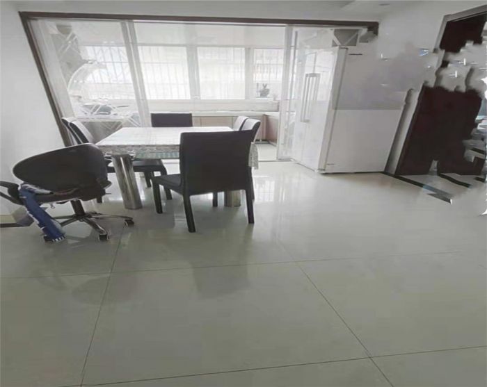 世纪新城 5室1厅1卫 208m&sup2;