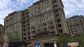 华侨花苑 4室1厅2卫 140m&sup2;