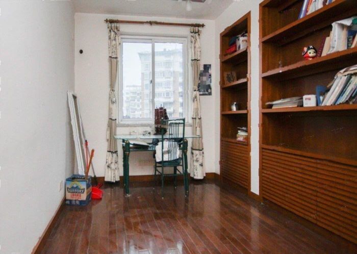 鑫乾花园 5室2厅2卫 212m&sup2;