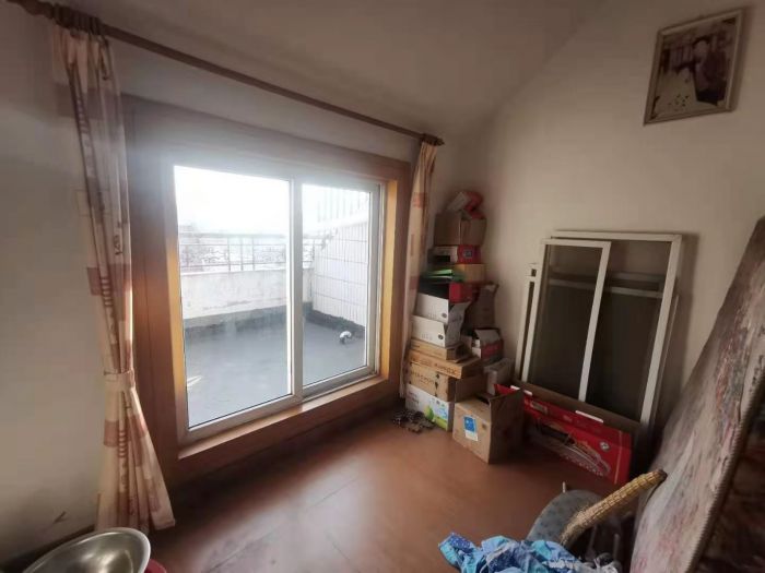 朝晖花园 3室2厅2卫 135m&sup2;