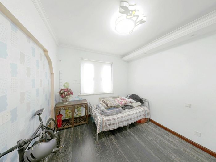 中港城皇家公寓 3室2厅1卫 142m&sup2;