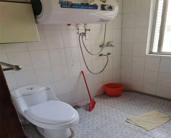 华侨花苑 2室1厅1卫 80m&sup2;