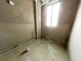 中港城世家 4室2厅2卫 189m&sup2;