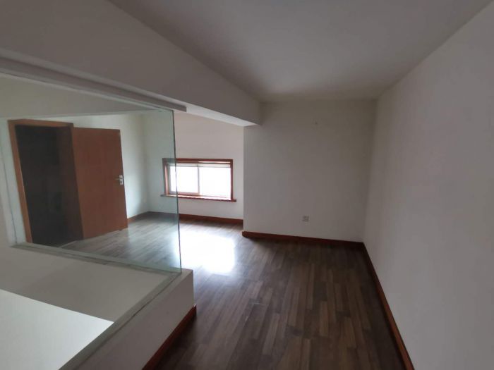 天安花园 6室3厅卫 193.7m&sup2;