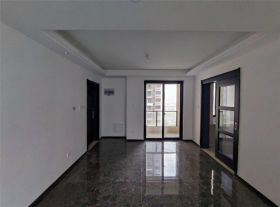 云樾东方 3室2厅2卫 135m&sup2;