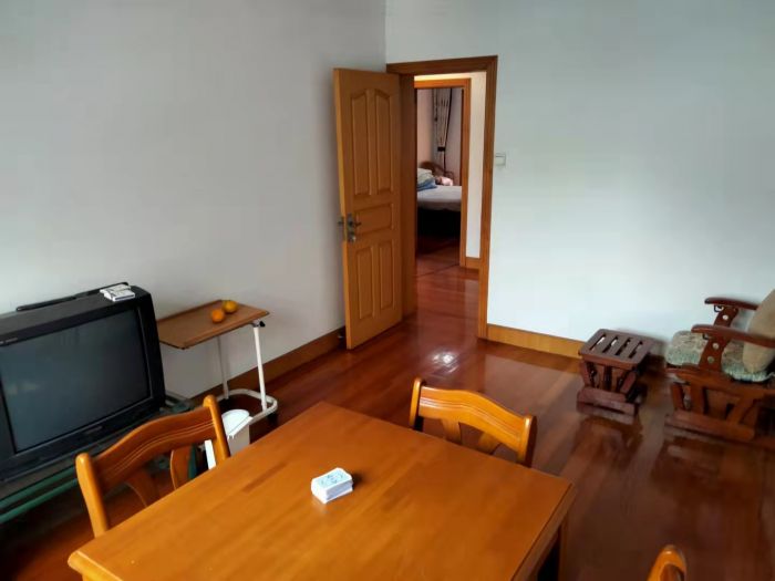 光明东村 4室2厅2卫 143.9m&sup2;