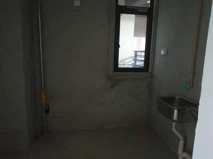 绿地新里城 3室2厅1卫 91m&sup2;
