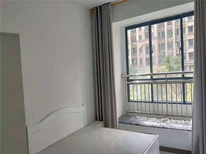 冠城大通棕榈湾 4室2厅2卫 140m&sup2;