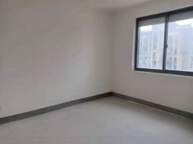 兴石花园 3室2厅1卫 129m&sup2;
