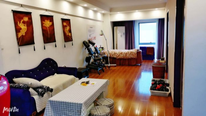 人民东路699号京扬数码城 2室2厅2卫 170m&sup2;