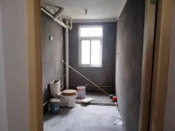 滨河东城 3室2厅2卫 137m&sup2;