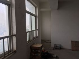 启秀花园 4室2厅2卫 212.00m&sup2;