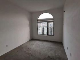 军山花园 4室2厅3卫 233m&sup2;