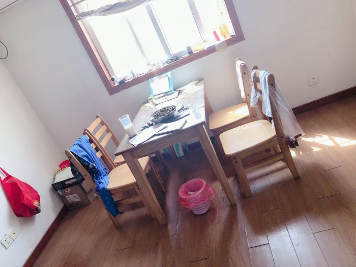 虹桥新苑 2室2厅2卫 90m&sup2;