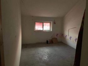怡园北村 5室3厅2卫 155m&sup2;