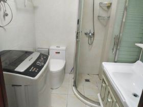 东晖花园 4室2厅2卫 130m&sup2;
