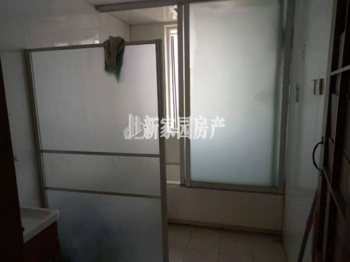 新星苑 5室1厅2卫 180m&sup2;