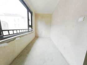 万科有湖（翡翠心湖） 5室2厅2卫 178m&sup2;