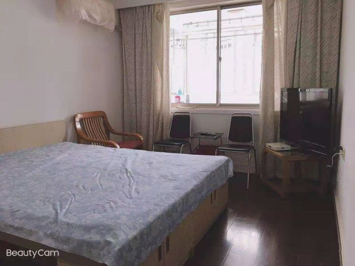 前景花苑 4室2厅1卫 135m&sup2;
