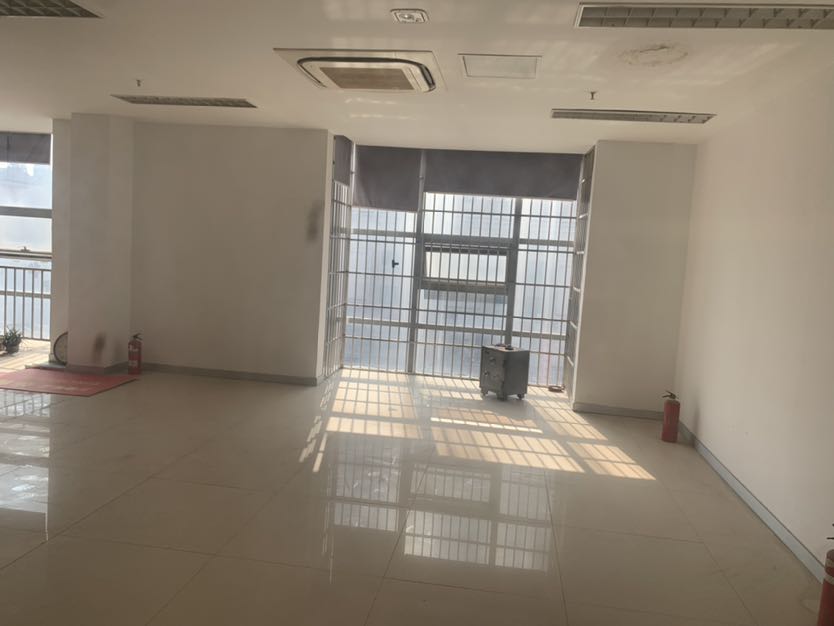 锦峰大厦 3室1厅1卫 140.64m&sup2;