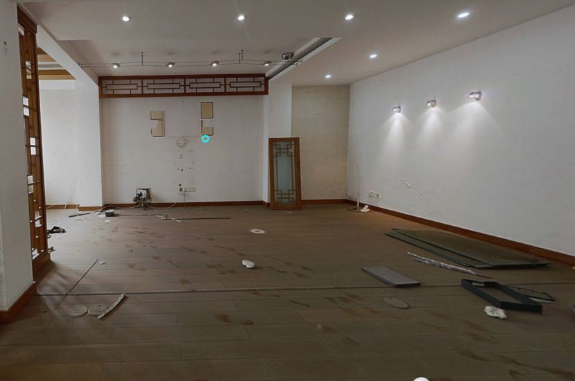 鸿运城市花苑 3室2厅2卫 215.83m&sup2;
