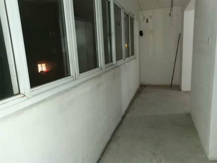 滨江花园 3室2厅1卫 130m&sup2;